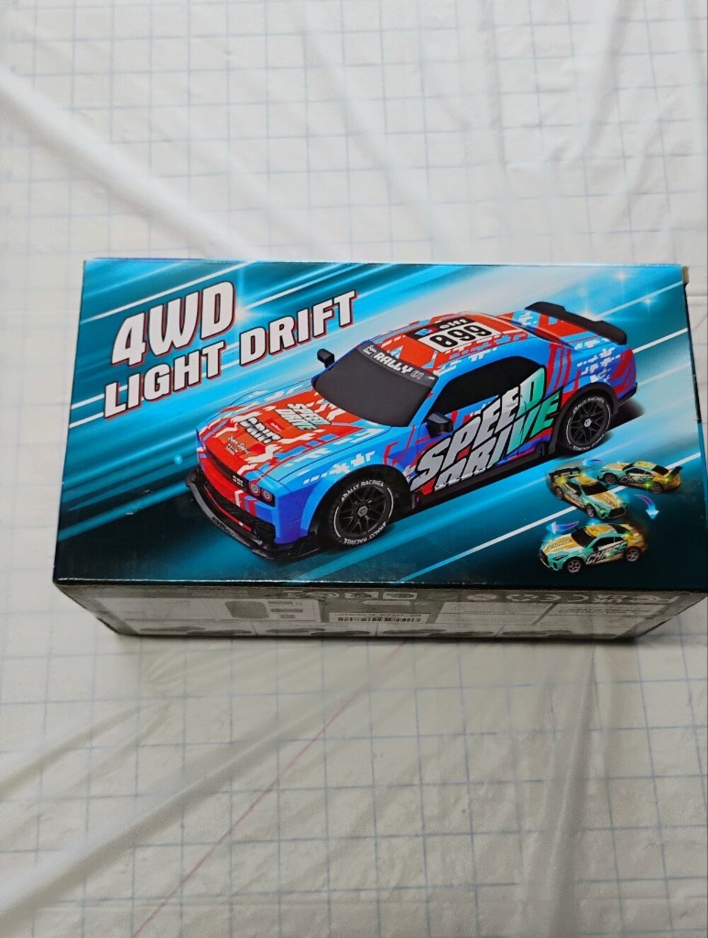 Source Unknown 4WD Drift Car - Blue and Red
